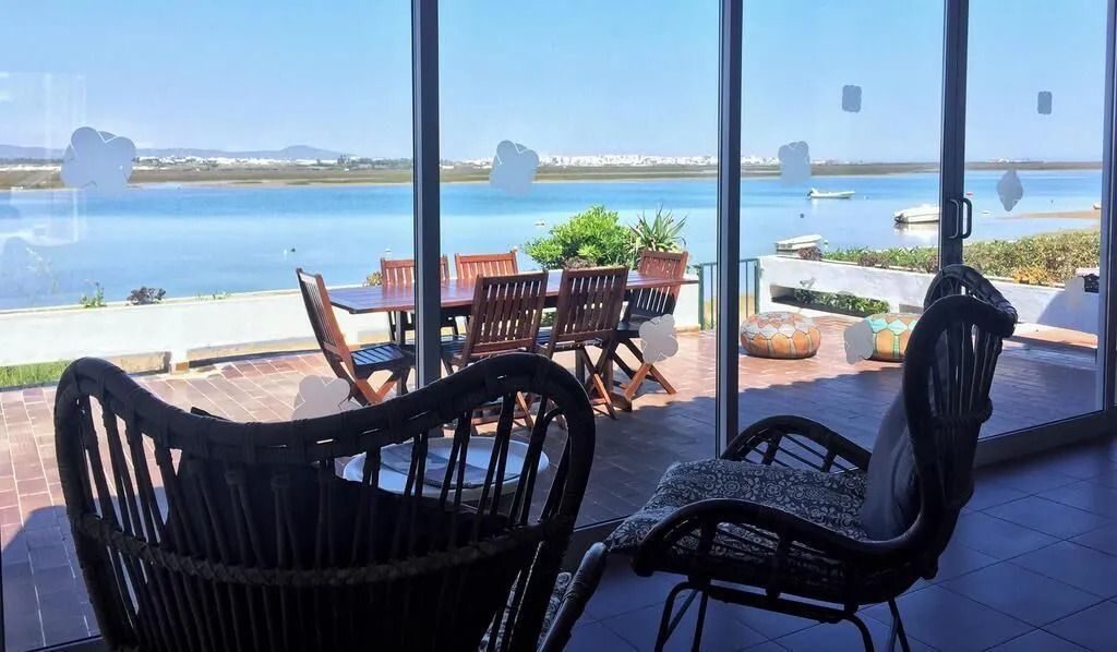 Wax Hostel - פארו - מרפסת