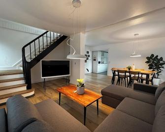 Cozy Holeby House Close to Puttgarden & Femern - Holeby - Huiskamer