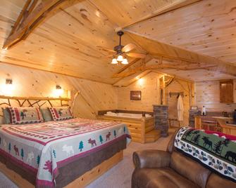 Upper Canyon Inn & Cabins - Ruidoso - Bedroom