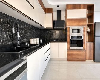Magnifique Appartement de 3 pieces Oran - Bir El Djir - Kitchen