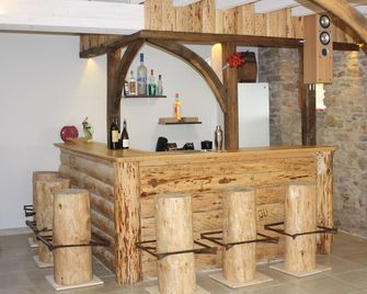 Gîte des Calmettes 20/22 Paersonnes - Pont-de-Larn - Front desk