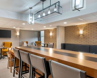 Drury Inn & Suites Champaign - Champaign - Property amenity