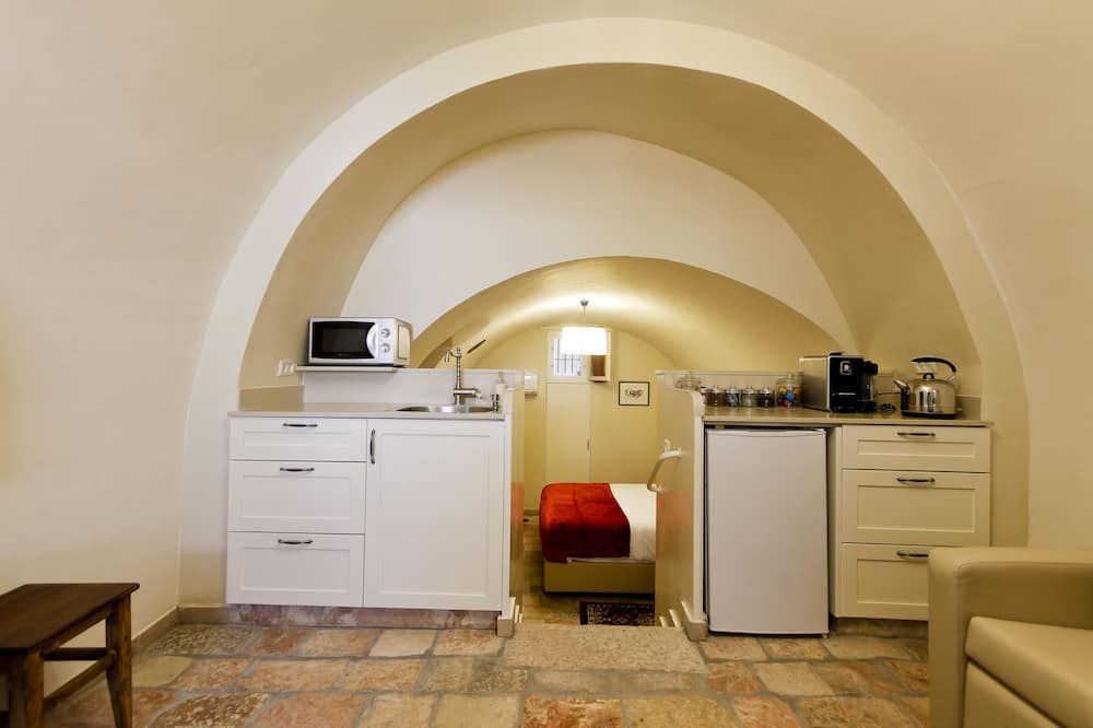 The Templer Inn - Jerusalem - Kitchen