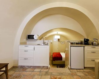 The Templer Inn - Jerusalem - Kitchen
