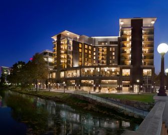 Embassy Suites by Hilton Greenville Downtown Riverplace - Greenville - Bâtiment
