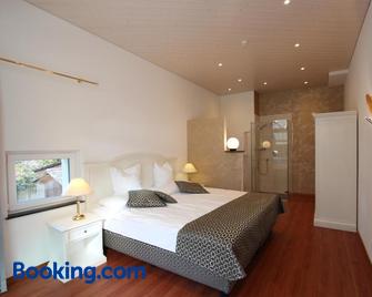 Toni's Alpine Loft - Kandersteg - Slaapkamer