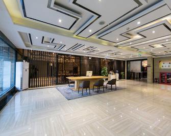 Starway Hotel Liaocheng Zhenxing Xi Road - Liaocheng - Recepción