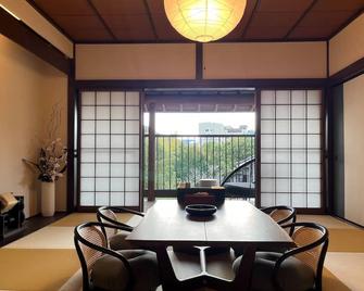 Sakahijiri gyokushoen - Izu - Yemek odası