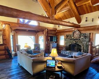 Quail Meadows Ranch Home, 32+ acres of land, spectacular views - Fiddletown