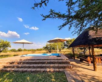 Ouklip Game Lodge - Hammanskraal - Piscina