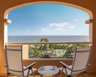 Elba Sara Beach & Golf Resort - Antigua - Balcón