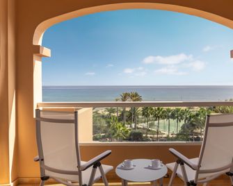 Elba Sara Beach & Golf Resort - Antigua - Balcon