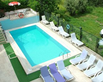 Gultepe Apartments - Kusadasi - Zwembad