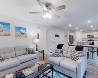 Coastal home with community pool, close to beach and local attractions - Bolivia - Living room