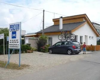 Penzion U Remízky - Зноймо - Будівля