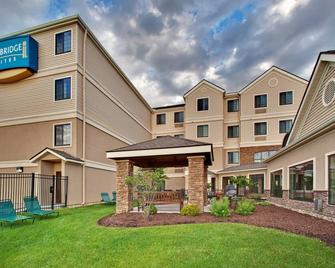 Free Breakfast, Free Wi-Fi, Indoor Pool | Great Studio Suite - Davenport - Building