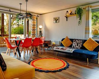 Luxurious Mountain Retreat Lodge Hunters Quay - Dunoon - Living room