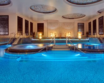Holiday Inn Kuwait Al Thuraya City By IHG - Kuwait City - Pool