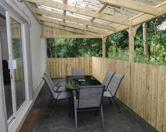 Ciara's Place, Family Friendly In Riverstown, County Sligo - Riverstown - Patio