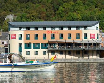 Ibis Dinant Centre - Dinant - Building