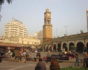 Apartment / Beach 1,500 M On Foot / Corniche Ain Diab 10 M By Car - Casablanca - Gebäude