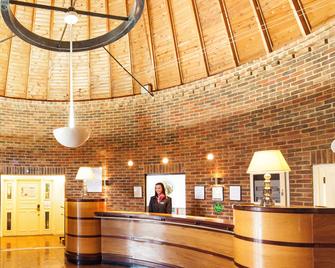 Mercure Tunbridge Wells Hotel - Royal Tunbridge Wells - Front desk