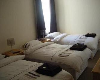 Marina Inn - Irvine - Bedroom