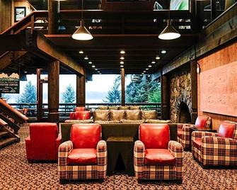 Glacier Bay Lodge - Gustavus - Area lounge