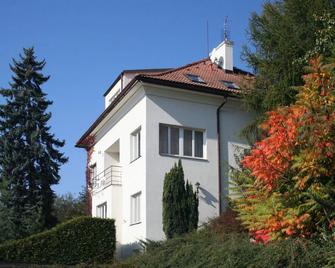 Pension Filip - Praag - Gebouw