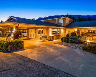Best Western Sicamous Inn - Sicamous - Building