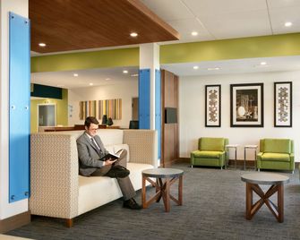 Holiday Inn Express & Suites Salisbury By IHG - Salisbury - Lounge