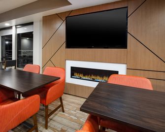 Holiday Inn Express & Suites Eden Prairie - Minneapolis By IHG - Eden Prairie - Edificio