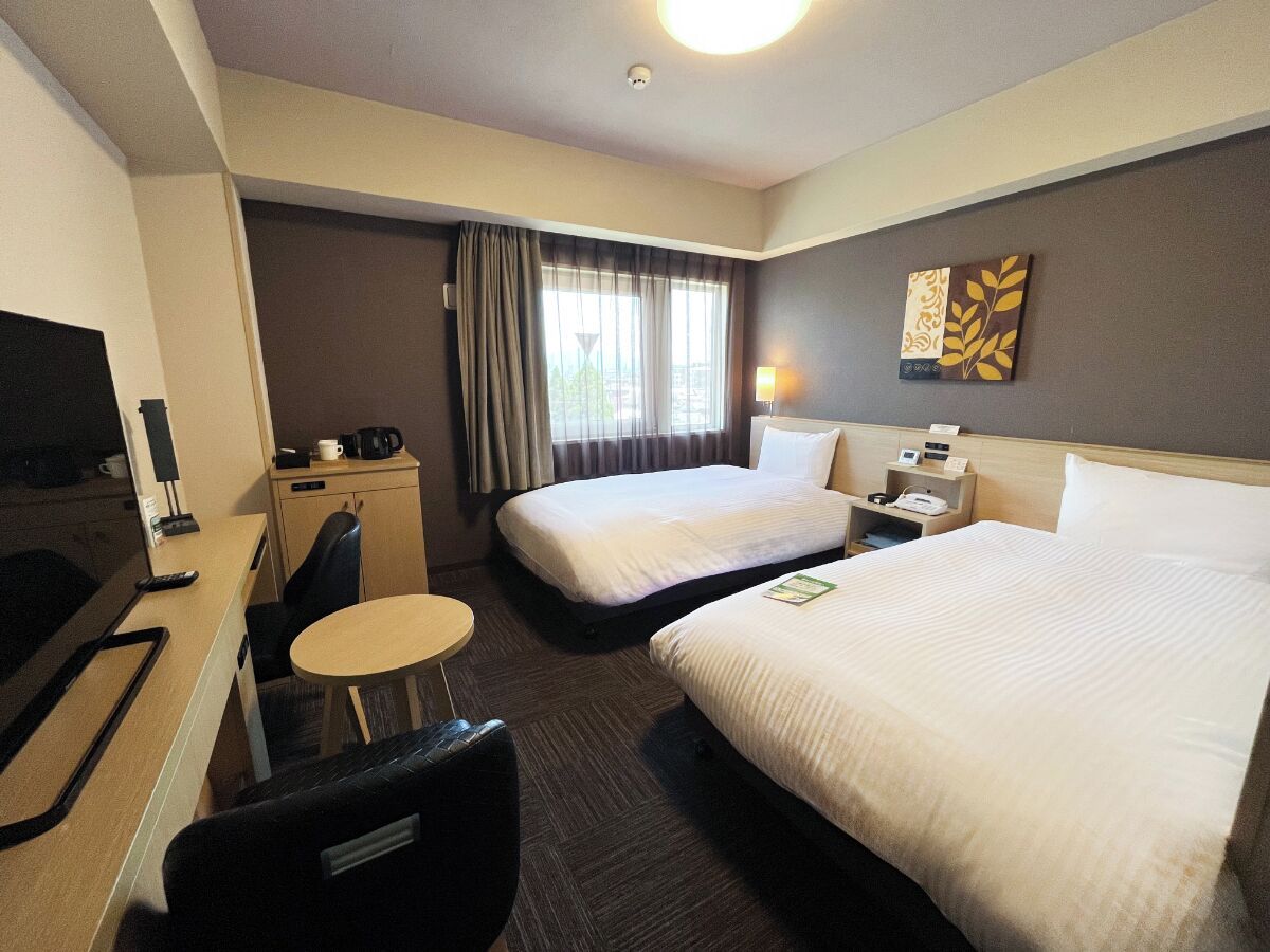 Hotel Route-Inn Higashiomi Yokaichi Ekimae - Higashiomi - Schlafzimmer