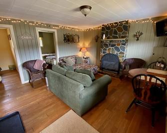 Cabin with Snowmobile and ATV Trail Access - Pittsburg - Sala de estar