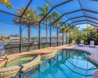 Arc8138 - Port Charlotte - Piscina