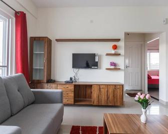 mistyblue serviced apartments - Bengaluru - Living room
