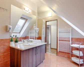 Fortuna 7 Apartments - Hévíz - Bathroom