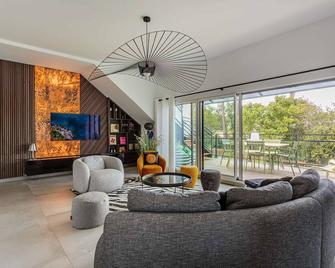 Rooftop avec jacuzzi et vue dégagée haut de gamme - Anglet - Wohnzimmer