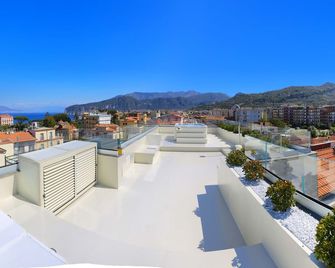 Amore Rentals - The Square Penthouse - Sorrento - Balcony