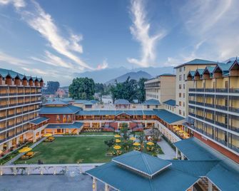 Radisson Collection Hotel & Spa, Riverfront Srinagar - Srinagar - Edificio