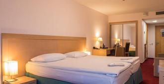 Riga Islande Hotel With Free Parking - Riga - Yatak Odası