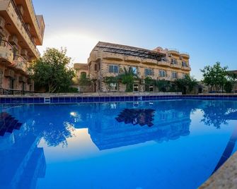 New Memnon Hotel - Lúxor - Pileta