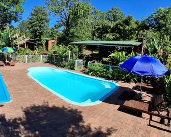 Estrella Del Monte - Puerto Iguazú - Piscina