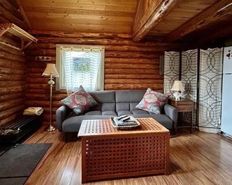 Morning Star Log Cabin - Nelson - Living room
