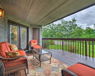 Chalet Village Upper Alpine Condo with Pool Access! - Gatlinburg - Balcony