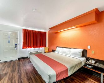 Motel 6 San Antonio Splashtown - San Antonio - Kamar Tidur