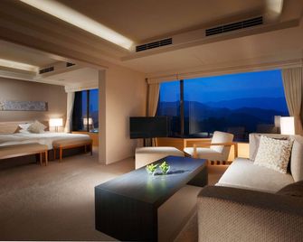 Toba Hotel International - Toba