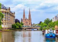 Le Petit Tonnelet - Strasbourg Cathedrale - Strasbourg - Outdoor view