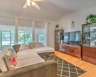 Tampa -Seffner-Brandon FLbr3 bed 1 bath family, pet-friendly house - Seffner - Sala de estar