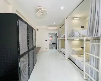 Samui Beach Hostel - Ko Samui - Quarto